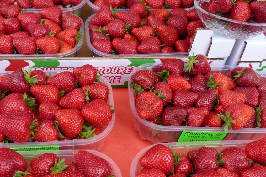 Marché aux fraises et fête des fraises à Canet de Mar