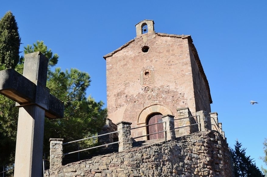 Guided tour of the Hermitage of Sant Francesc (discover the dragons) in Santpedor