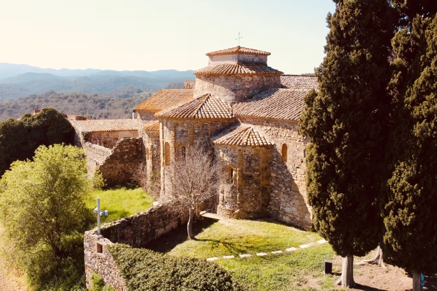 Guided visits to Heritage, Cruïlles, Monells and Sant Sadurní de l'Heura