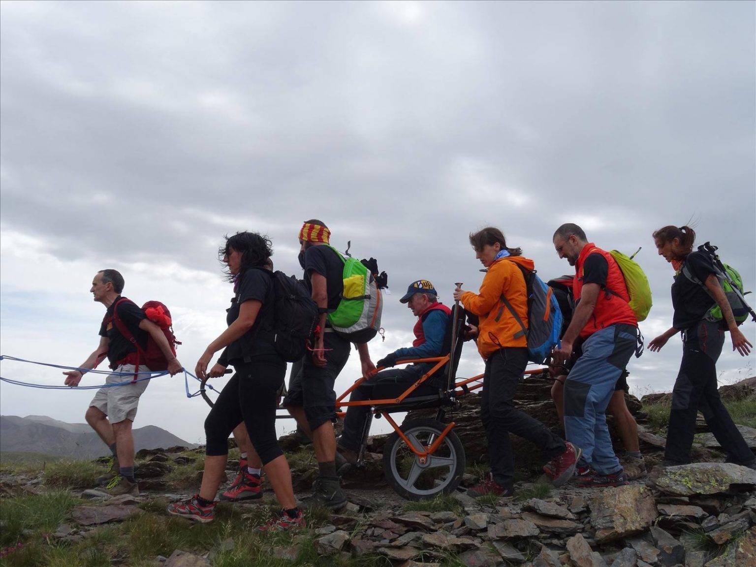 Trekking inclusivo Guías de Raíz