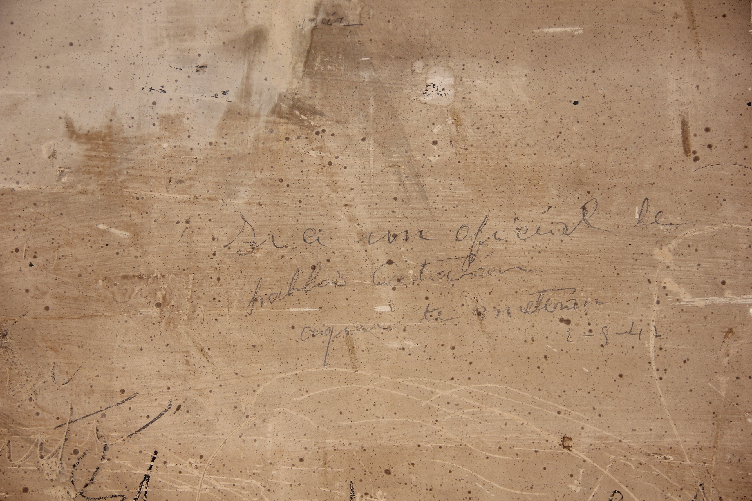 The graffiti in the coachman's chamber attests to the repression of turbulent times / Diputació de Barcelona