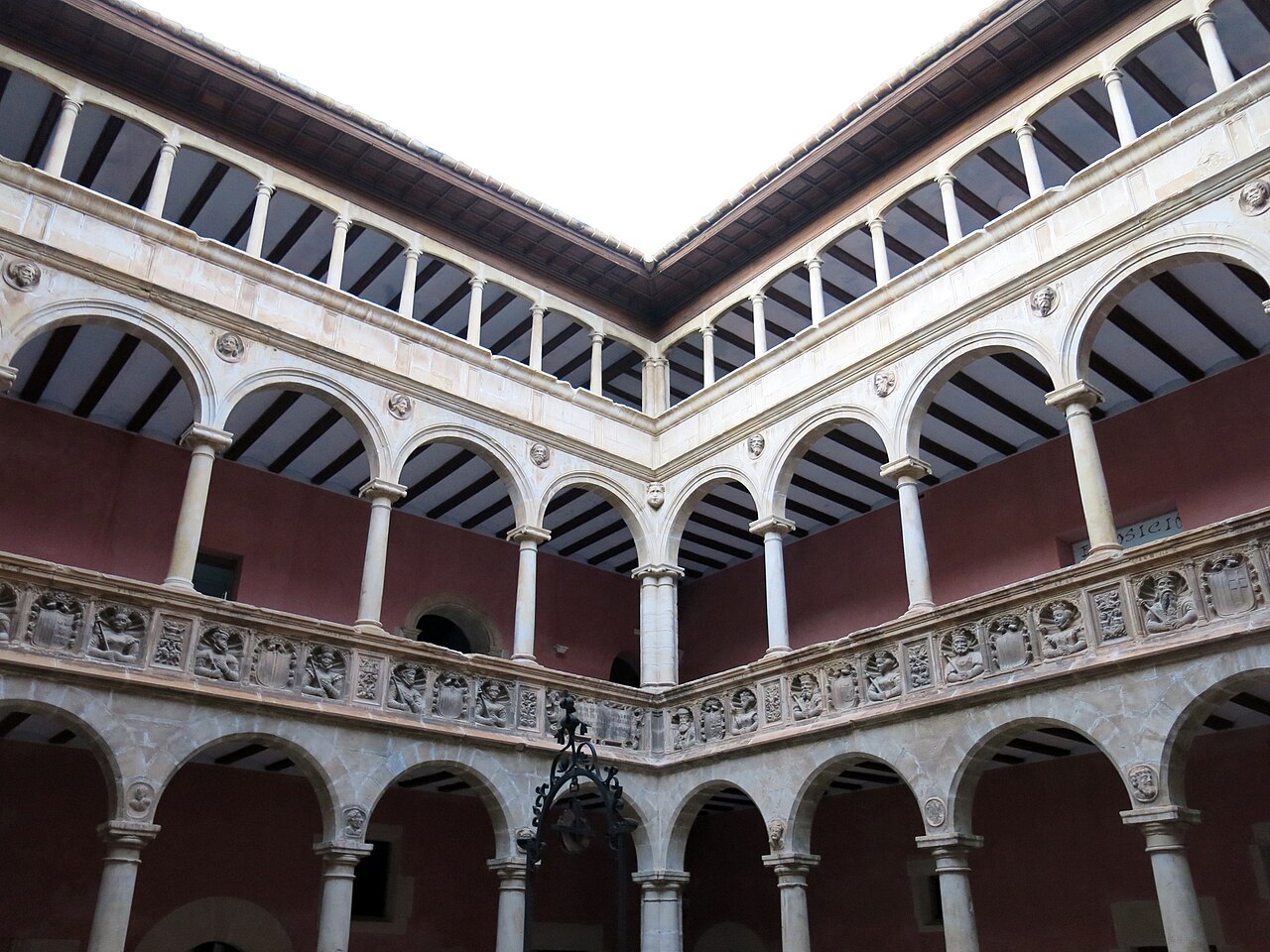 Col&middot;legi de Sant Jauma i Sant Maties