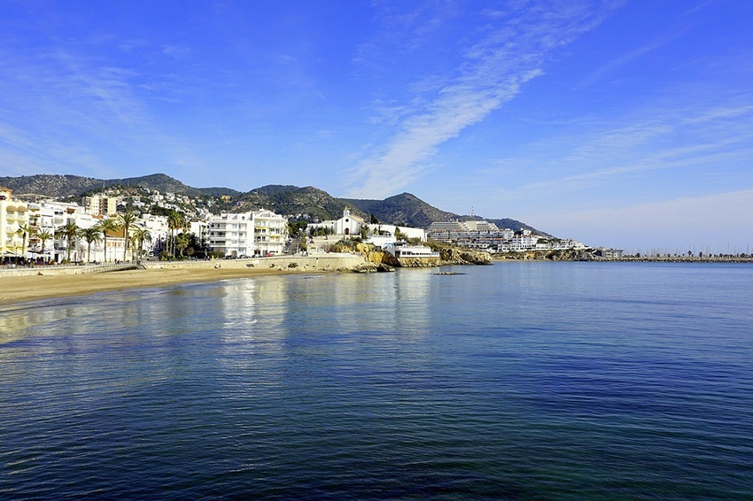 Descubriendo Sitges: Encanto costero y cultura mediterránea