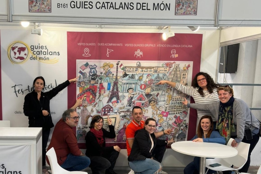 Travel the world in Catalan with Guies Catalans del Món!