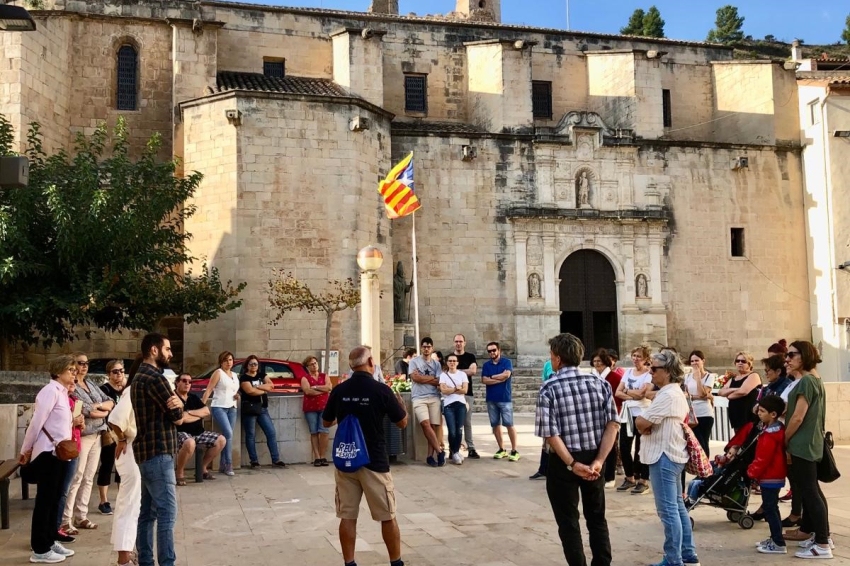 Visite guidée de la vieille ville et balade sur le Llaüt lo Roget à Ascó