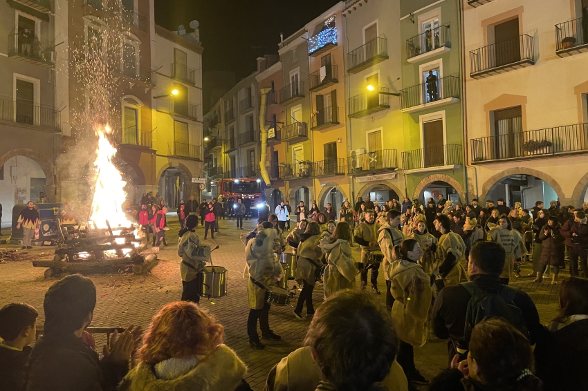 Llegada de los Carboneros y Hoguera de los Inocentes en Balaguer