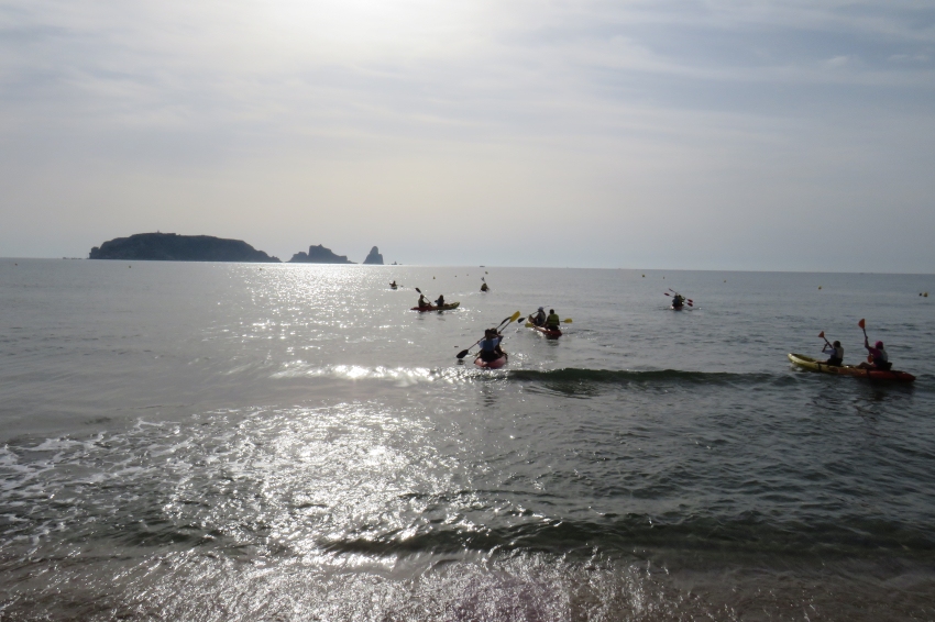 Eco-kayak guiado en las Islas Medas con Medaqua