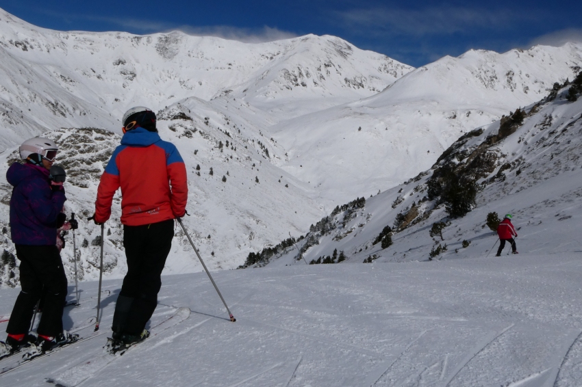 Clases de esquí en Vall de Núria con Oxineu Guías de Montaña