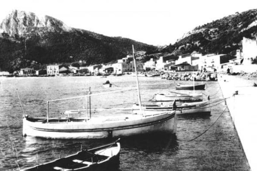 Self-guided tour L'Estartit, a fishing village. A seafaring past