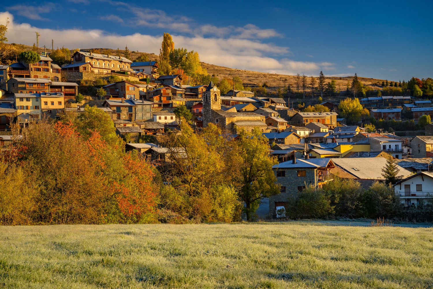 Ger (Ger Village On An Autumn Morning With Frost On The Meadows Cerdanya Girona Catalonia Spain Pyrenees_001)