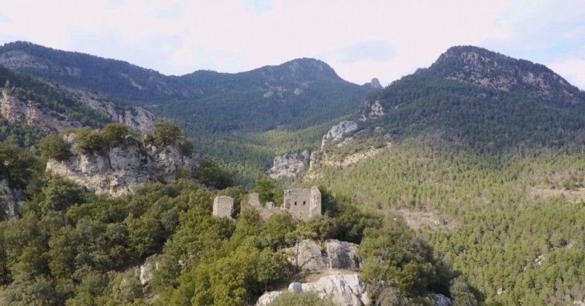 Route vers le château de Roset à Vilada