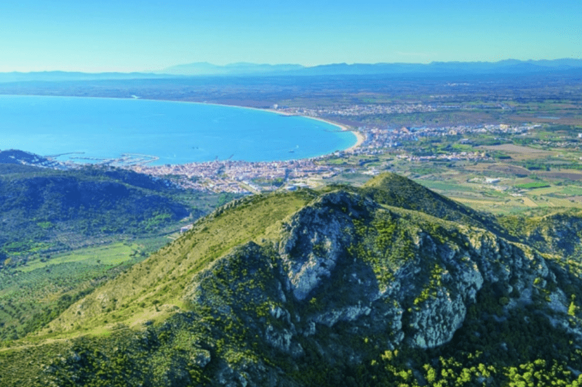 The bay of Roses from an eagle's eye view
