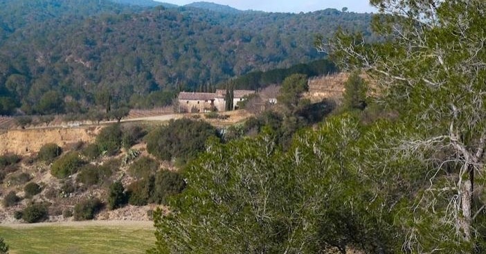 Route through the natural area of Roques Blanques