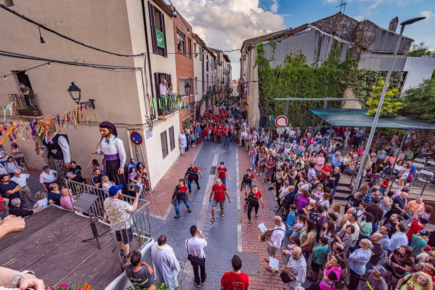 Festivities of Saint Oliva in Olesa de Montserrat (Ofrenasantaoliva3)