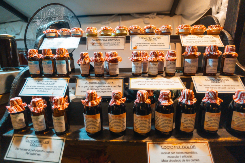 Sant Feliu Sasserra Witches Fair (54116899399_2171b16957_k)