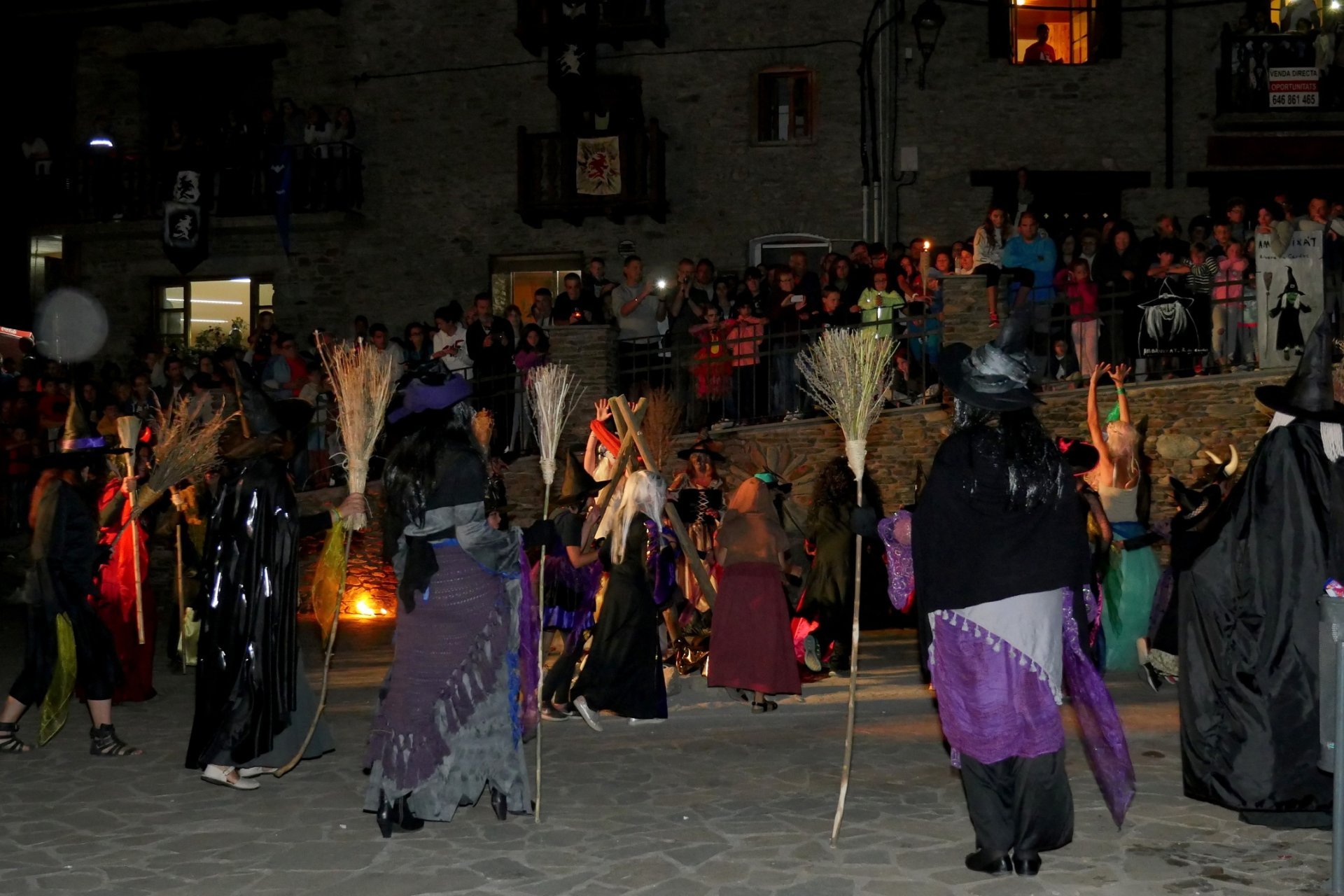 Ambruixat, Fira de bruixes i encantades del Pallars a Vall de Cardós (P1100126_ambruixat)