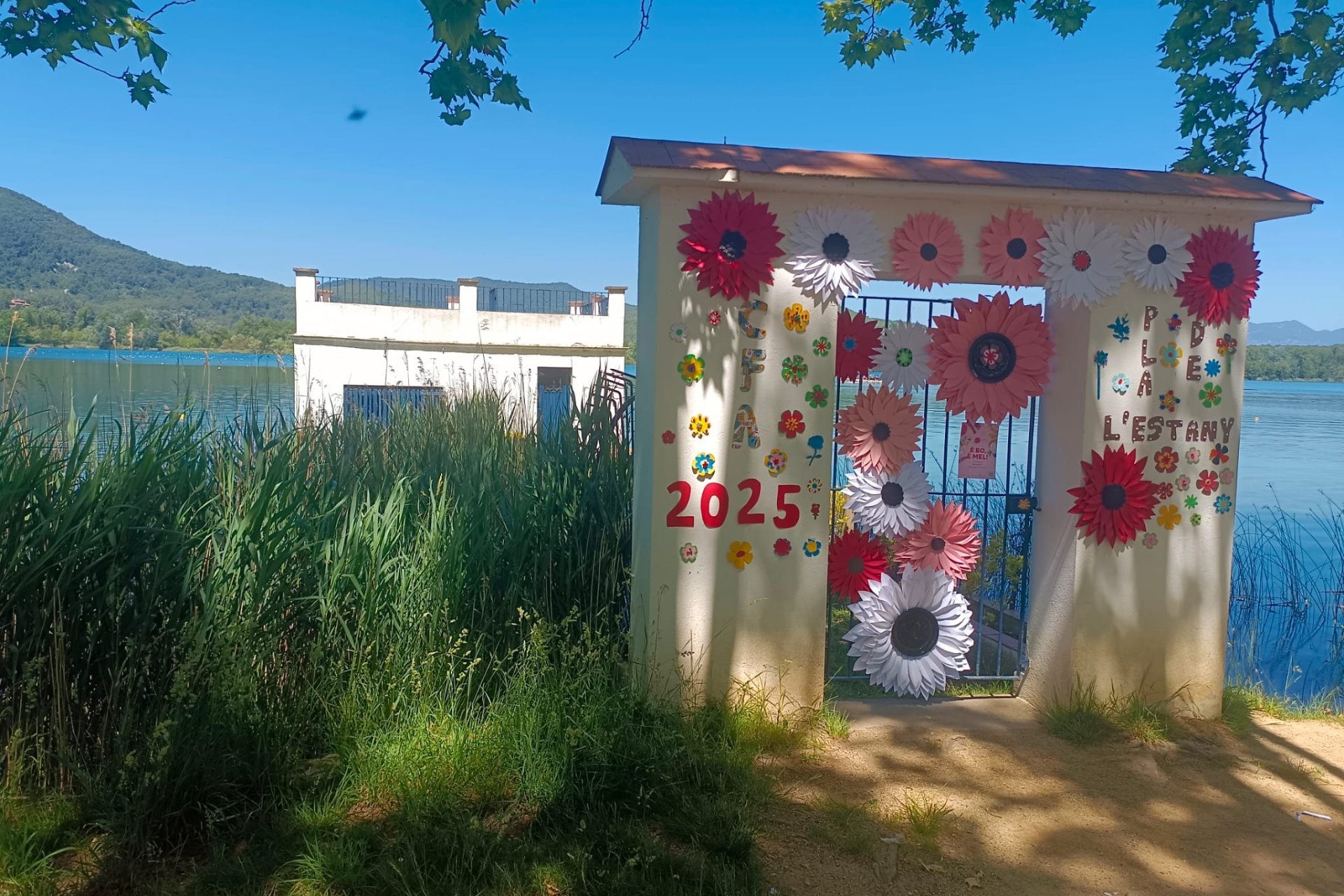 È bo, È flor, È mel à Banyoles (10 E Bo E Flor E Mel)