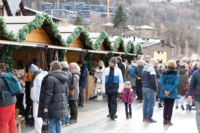 La Feria de Navidad de Ordino (231208 Inauguracio Nadal L 63)