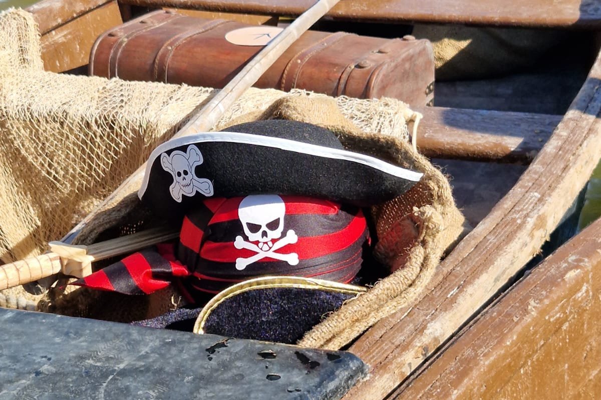 Pirate Mission in MónNatura Delta de lEbre (Missio Pirata 13)