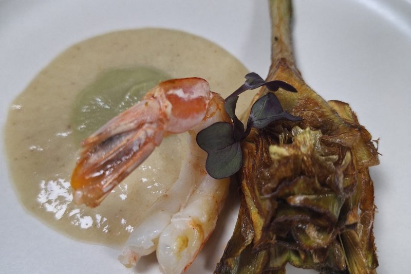 Carxofa Baix in Baix Llobregat (Pendulo Alcachofa Frita Con Gamba Y Crema De Cardo I Alcachofa _1_)