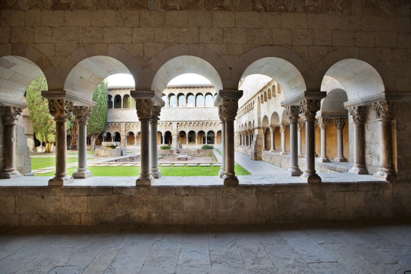 More natural spaces in Sant Cugat del Vallès (En_1_jardi Monastic 1)