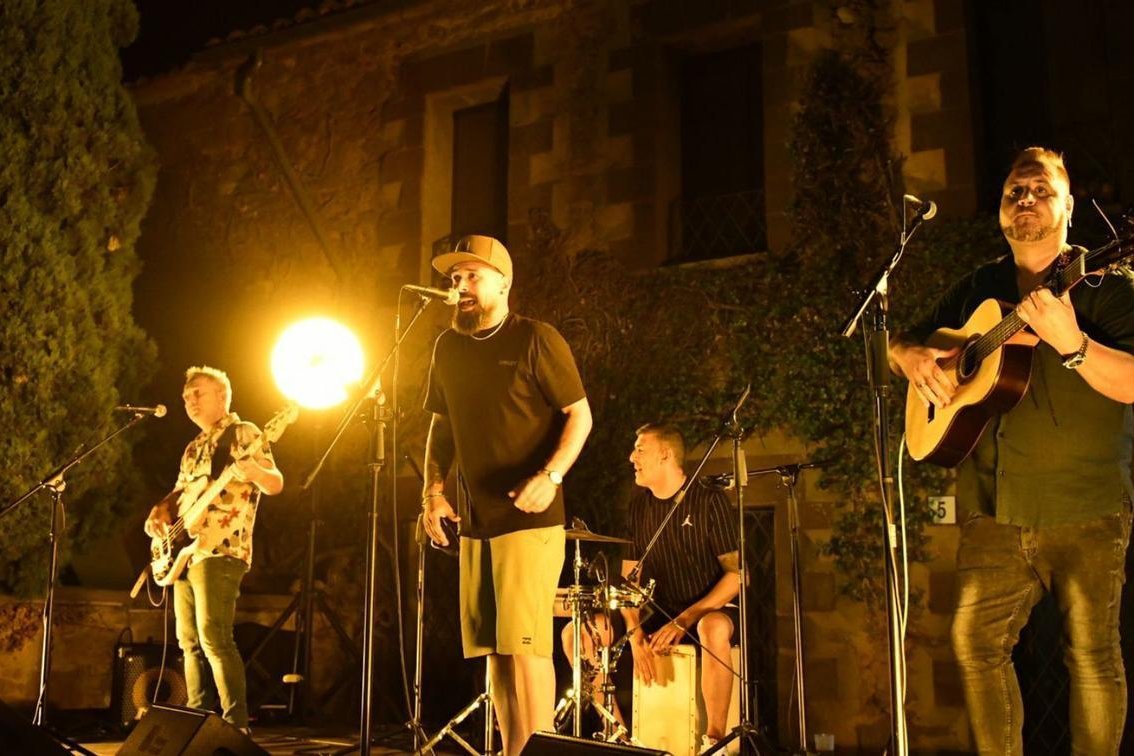 Vespers in the Era of Mas de Sant Joan de Vilatorrada (Proposta Femturisme 4683)