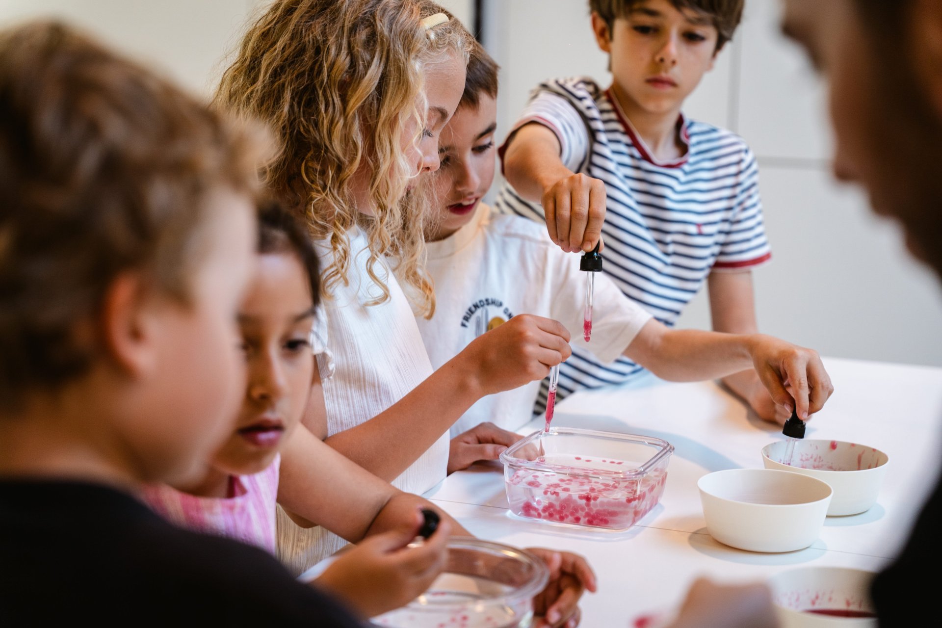 Bulles dété - Activité estivale familiale au Món Sant Benet (Msp06873 1)