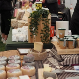 Sample artisan cheeses from Catalonia in Sort