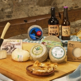 Cheese tasting in Les Llosses