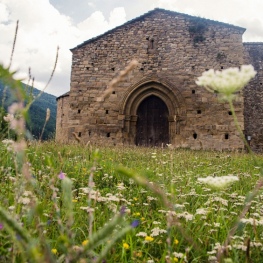Guided visits to the monastery of Santa Maria de Lillet