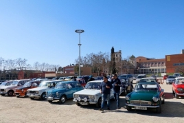 Marché de véhicules classiques et de motos anciennes à Santa…