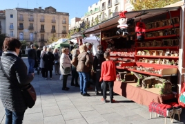 Mercado de Navidad, feria de capones, aves de corral y motivos…