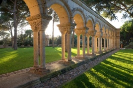Guided visit to the cloister of Mas del Vent de Palamós