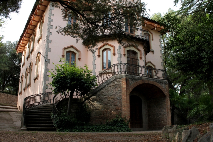 Centre dinterpretació de lEsglésia de Cal Pons (Torre Vella De Cal Pons Escalinates)