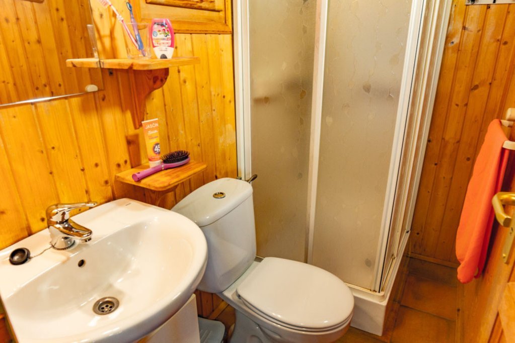 Cerdanya Viva Ecoestades (Cerdanya Viva Ecoestades Camping)