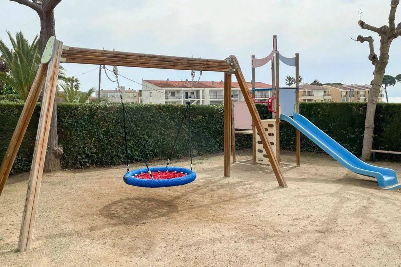 Càmping Joan (Camping Joan Arees Joc)
