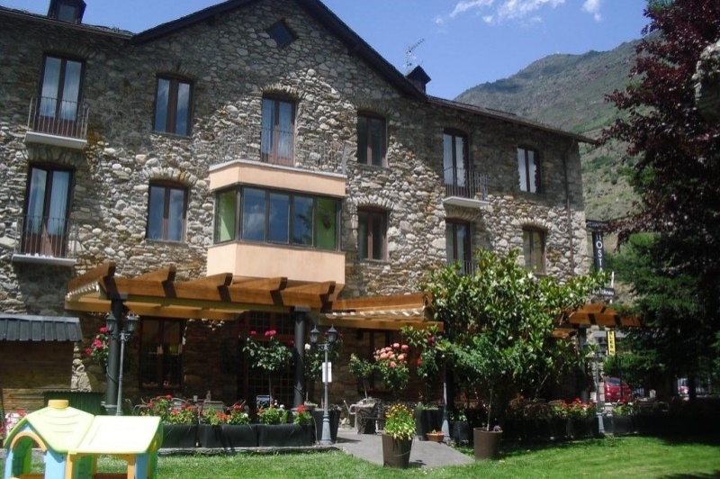 Hotel i hostal Vall d'Àneu (Vista Jardi)