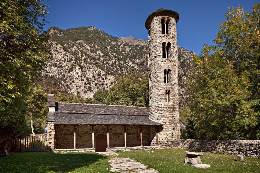 Espai Columba - Art medieval andorrà (Esglesia De Santa Coloma Vista Exterior._)