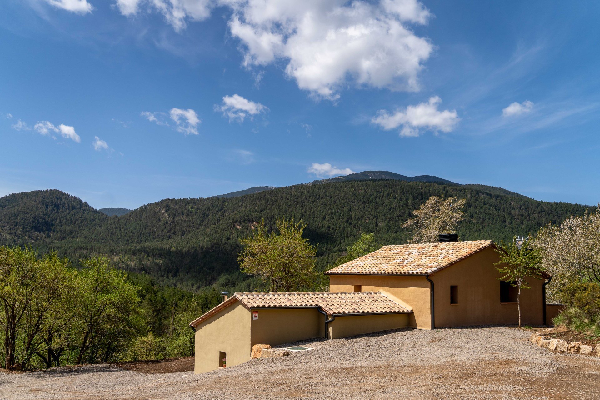 Cal Parraquer ( Cal Parraquer Exterior)
