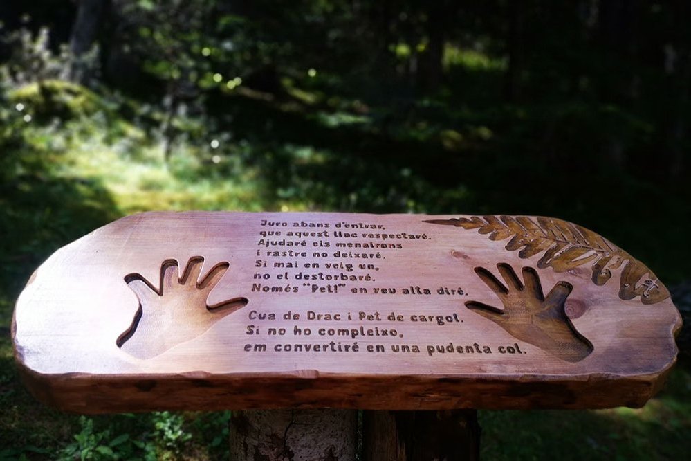 Macarulla: El bosc dels menairons (Macarulla)