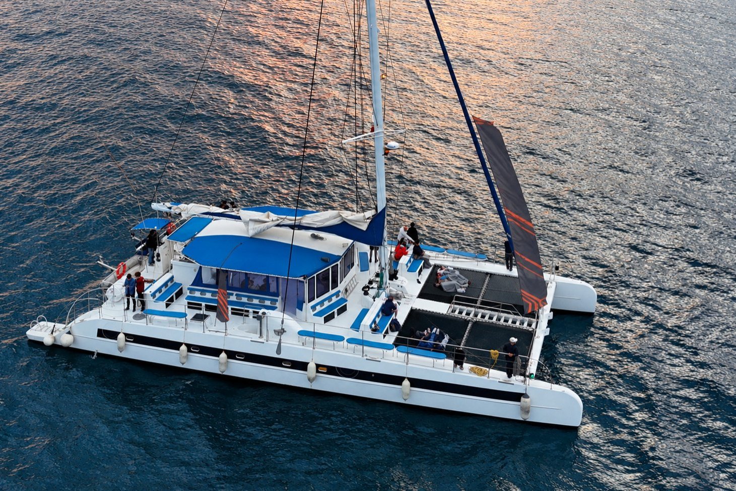Nautiq Barcelona (Catamara Esdeveniments Empresa Barcelona.jpg)
