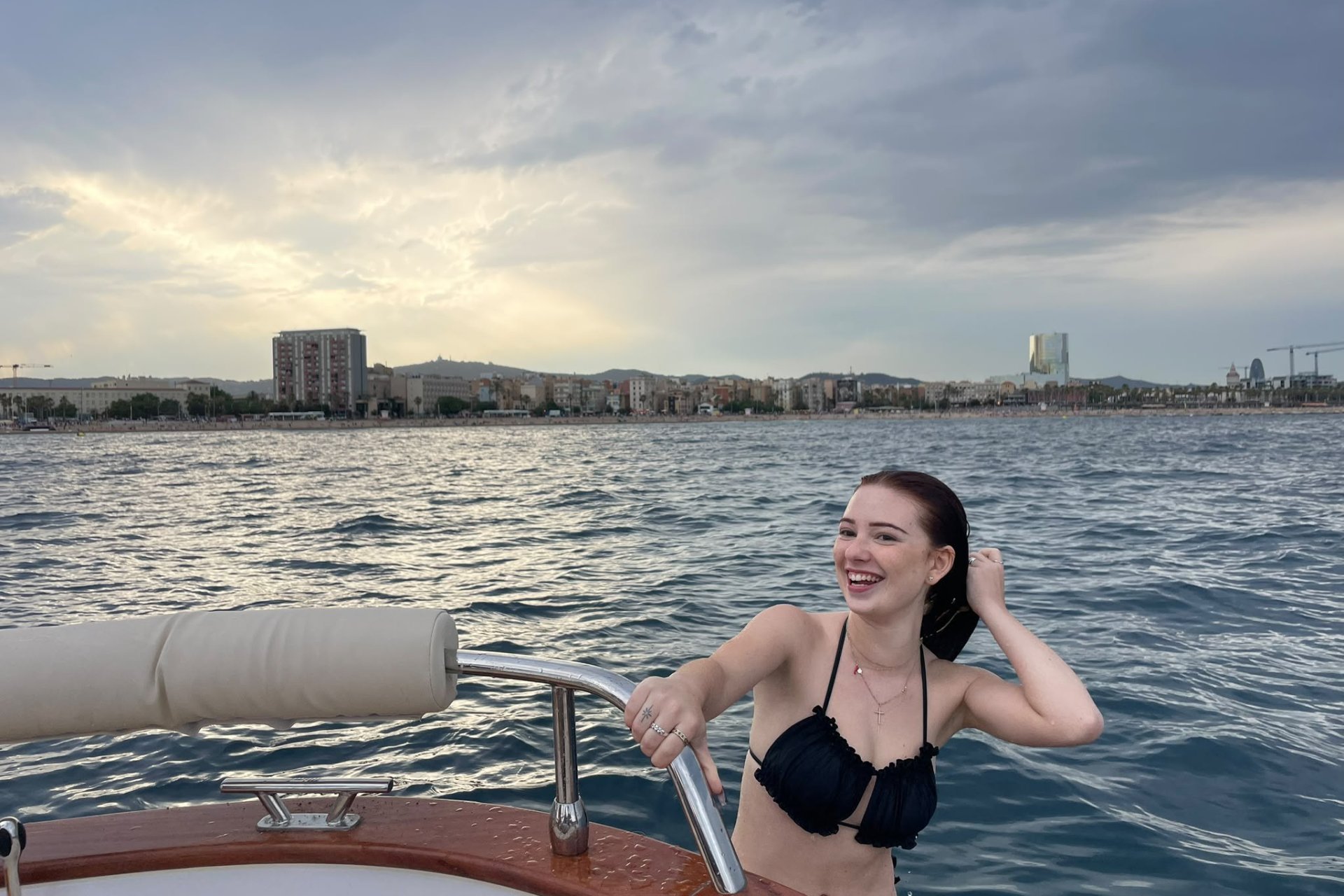 Nautiq Barcelona (Bano Al Atardecer Barcelona)
