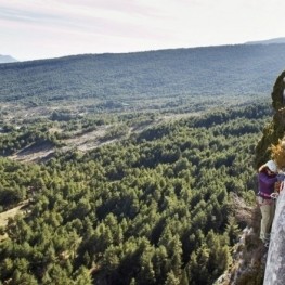 Get to know Catalonia from another angle, do climbing