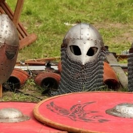 Travel to the past through medieval fairs
