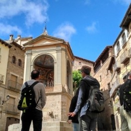 Guided tours of the towns and cities of Catalonia