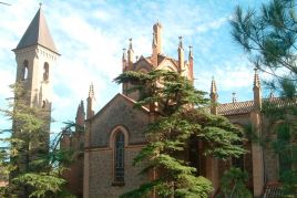Sorteig: entrades a l'Església de la Colònia Pons