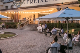 Raffle: Win a Traditional Visit or with pairing at Freixenet…