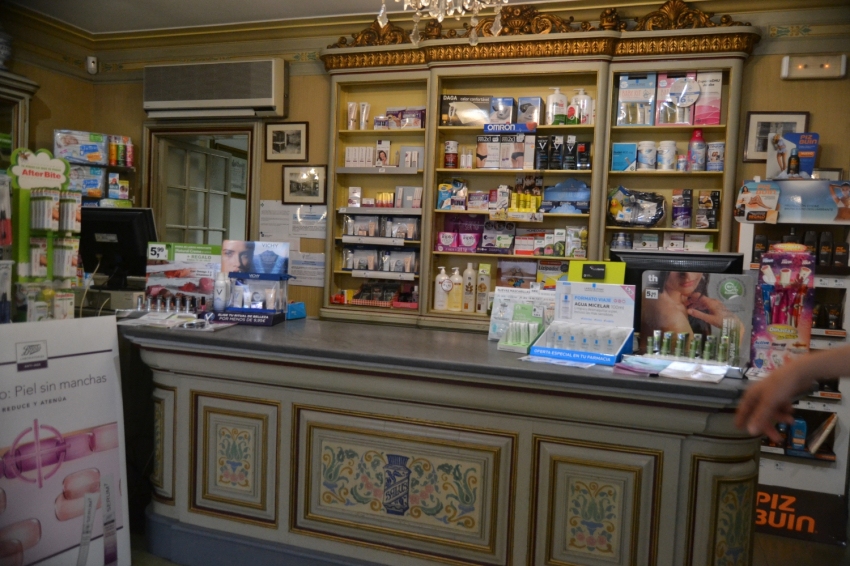 Guided tour of the historic shops of Reus with La Teva Ruta (Tiendas)