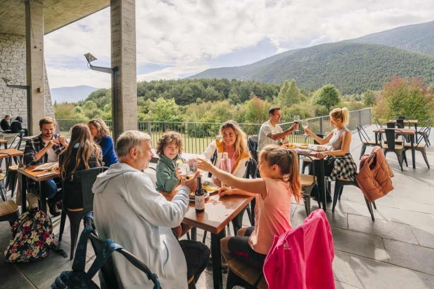Come this summer to MónNatura Pirineus and enjoy a 12% discount! (272 1)