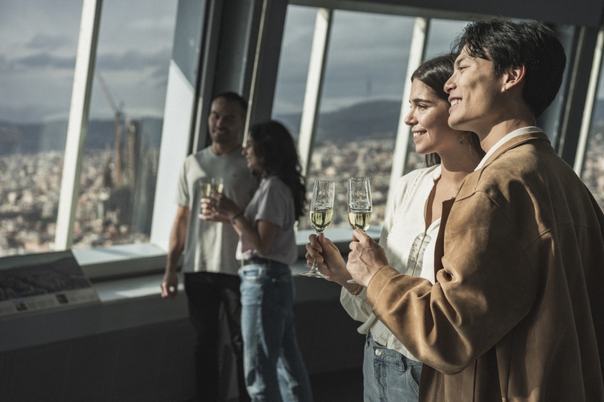 Celebra el Nadal al Mirador Torre Glòries! (2)